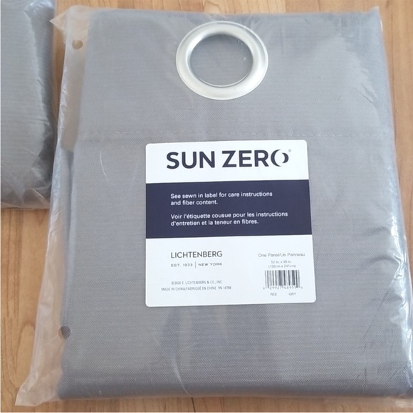 2 blackout panels - Picture 5 of 6